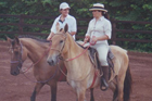 Amanda Maia e Viviany Maia (Durante curso para Amazonas com Lucio Andrade no Haras Helvétia)